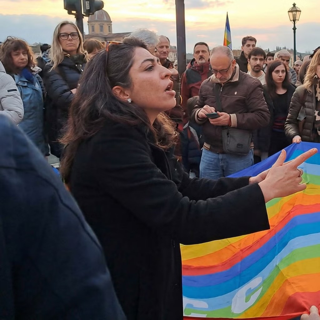 «40mila morti e siete rimasti in silenzio»: iraniana blocca il corteo per la pace a&nbsp;Firenze
